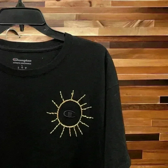 Champion Black Men’s Size Large T-Shirt With Cool Hand-Embroidered Sunshine. - Picture 4 of 5